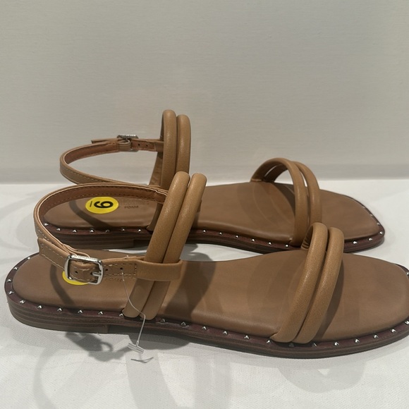 Cushionaire Double Strap Taupe Sandals with Silvertone hardware. Size 9 - Picture 5 of 6